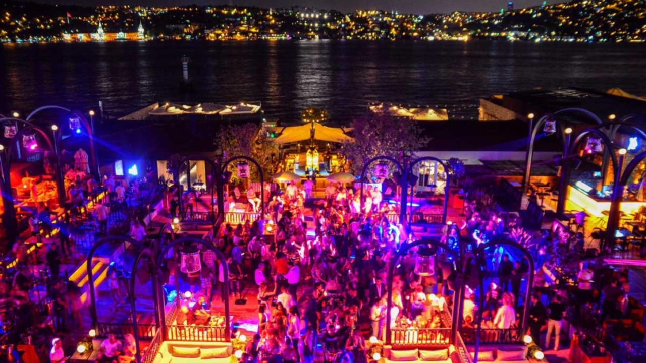 Nightlife in Istanbul: The Ultimate Bucket List for Partygoers