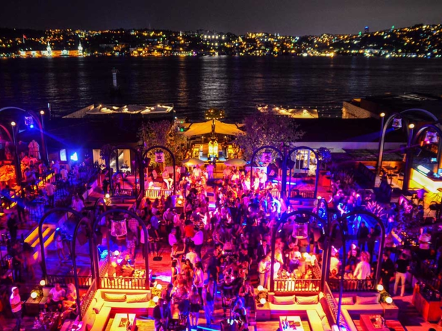 Nightlife in Istanbul: The Ultimate Bucket List for Partygoers