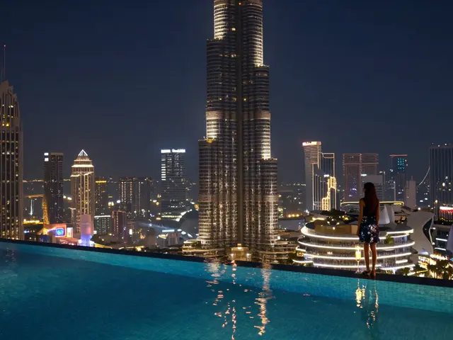 All That Glitters: A Look into the Glamorous Nightlife in Dubai